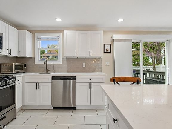 4th image of 36 Espy Rd