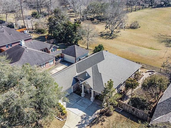 2nd image of 1927 Parkview Ln
