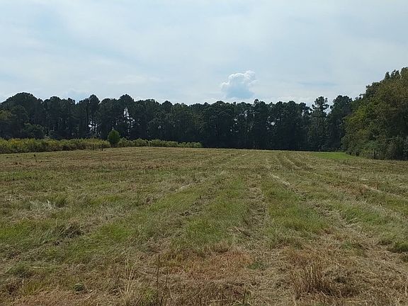 3rd image of 102 Folds Rd