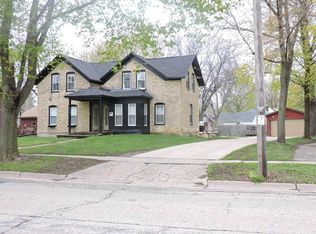 714 Riverside Dr, Fort Atkinson, WI 53538