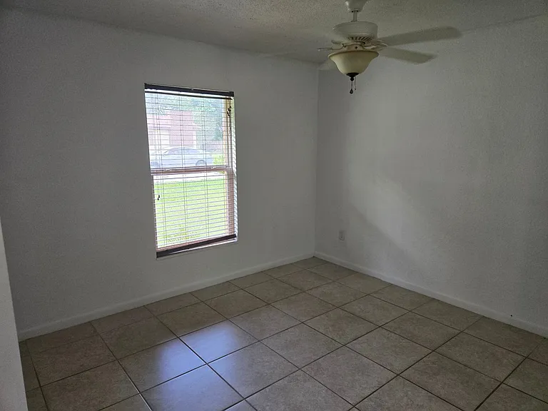 408 E Kentucky Ave — Photo 5