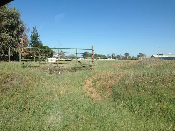 17436 La Canada Rd, Madera, CA 93636