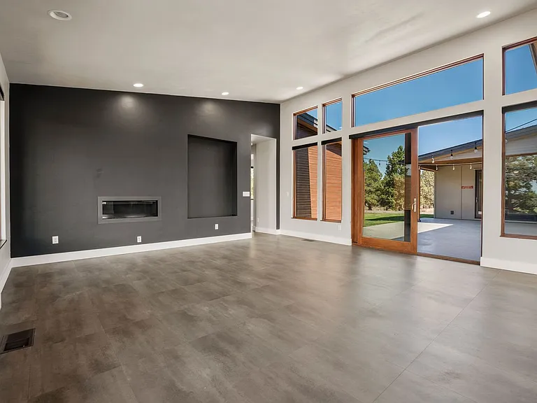 64144 Pioneer Loop — Photo 23
