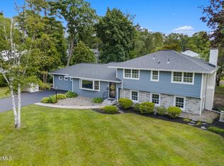 2 Hartwood Rd, Delmar, NY 12054