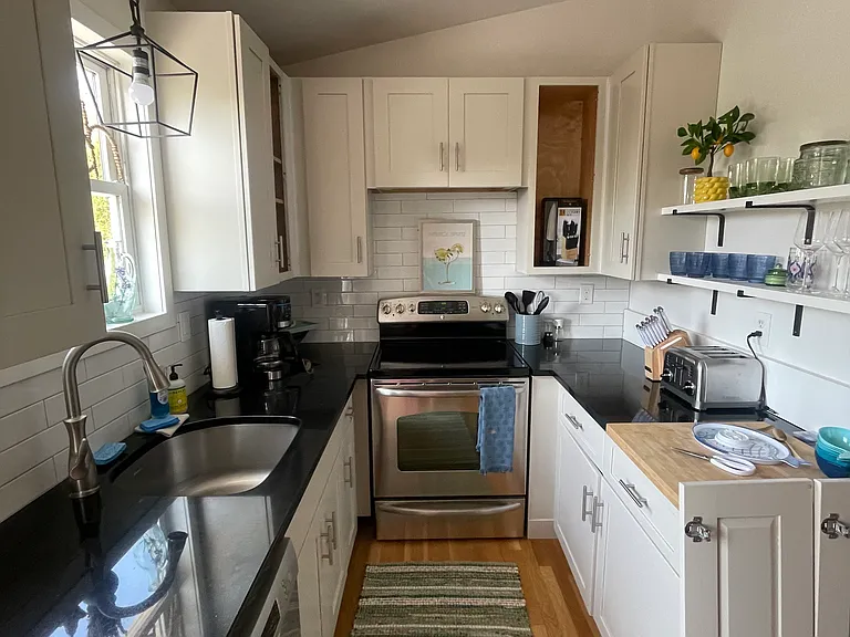 45 Washington St #A — Photo 2