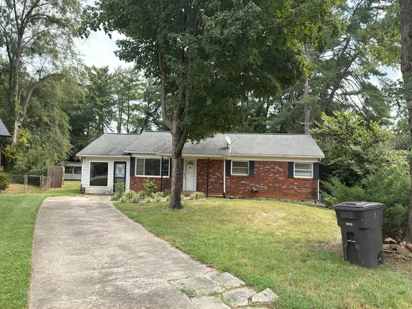 820 Kerley Ct, Statesville, NC 28677