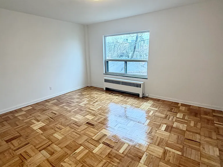 1603 Bathurst St — Photo 28