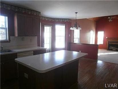 4th image of 2300 Cypress Ct