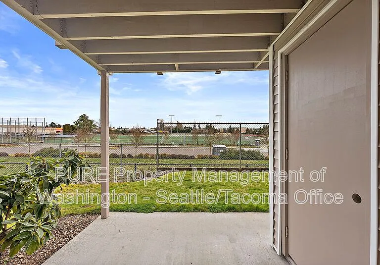 6601 S 8th St — Photo 47