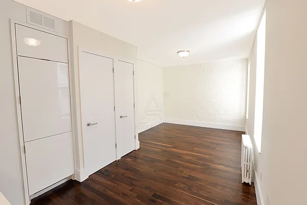 Rented by Peter Ashe | media 3