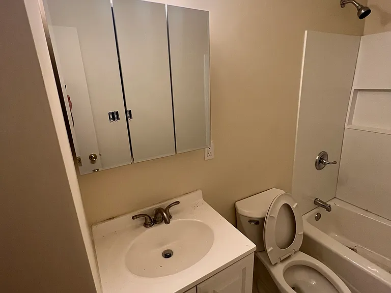 20 Hickory Ave #F — Photo 6