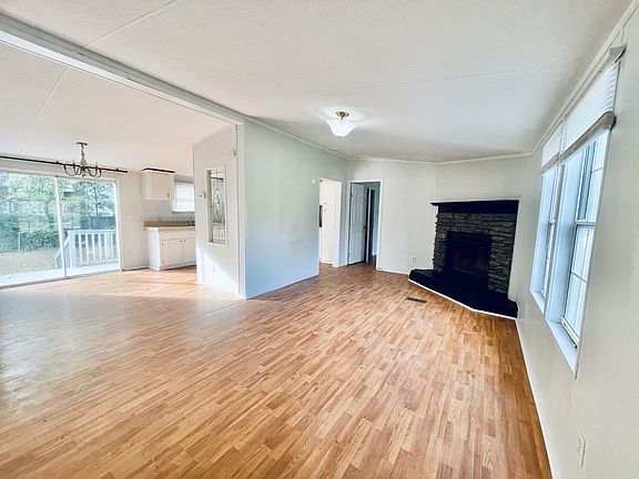 Living Room_05162023