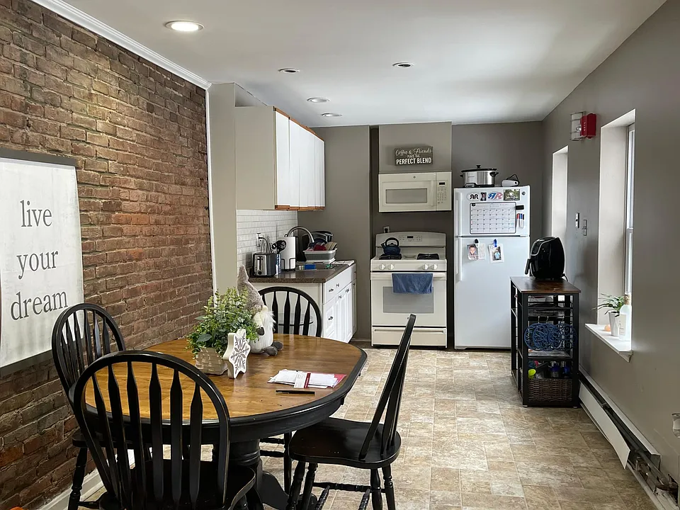 Kitchen layout can accommodate a full size kitchen/ dining table