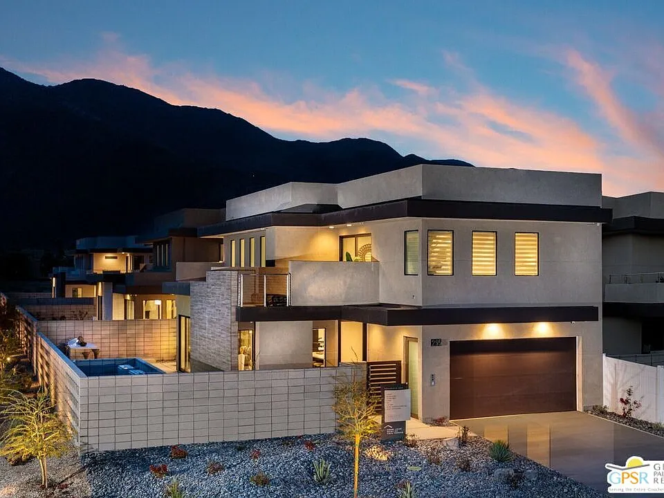 295 S Hermosa Dr