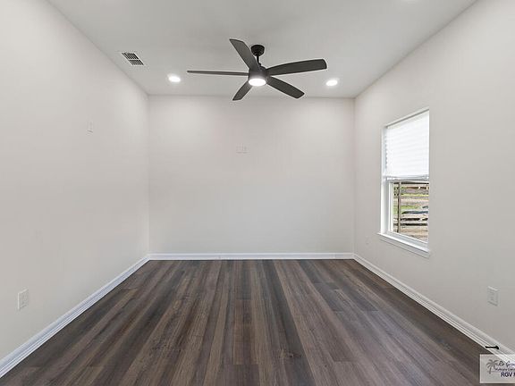 5th image of 18416 Morrison Ave