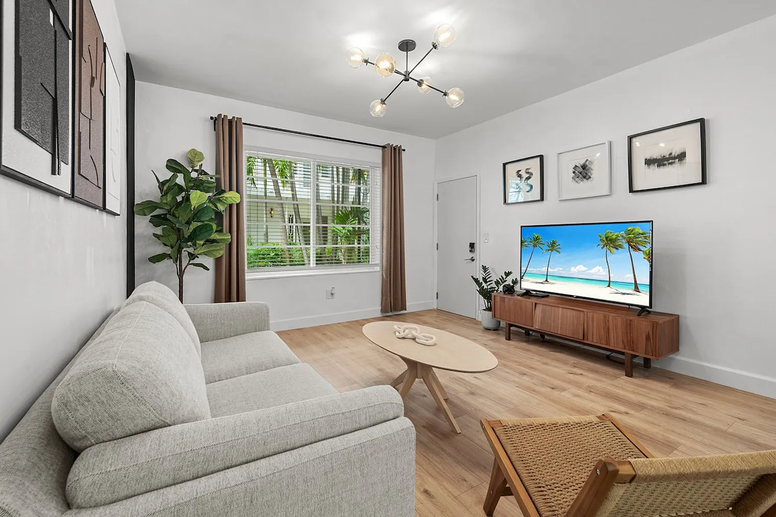2 bed, 2.0 bath, 1097 sqft, $6,635 — Photo 2