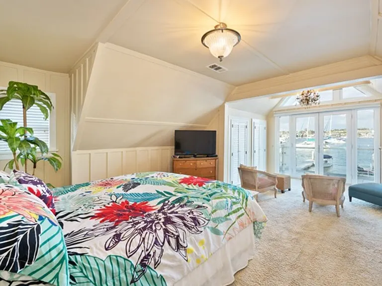 1128 E Balboa Blvd — Photo 34