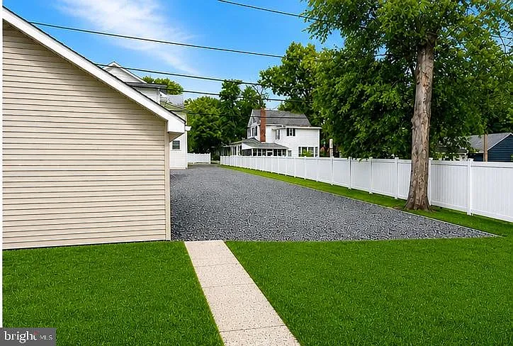 424 Lippincott Ave #B — Photo 20