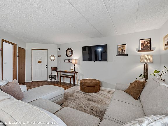 3rd image of 9729 Mill Ct E APT B1