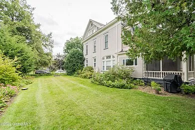 1 bed, 758 sqft, $1,850 — Photo 3