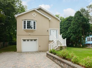 112 Cypress St, Park Ridge, NJ 07656