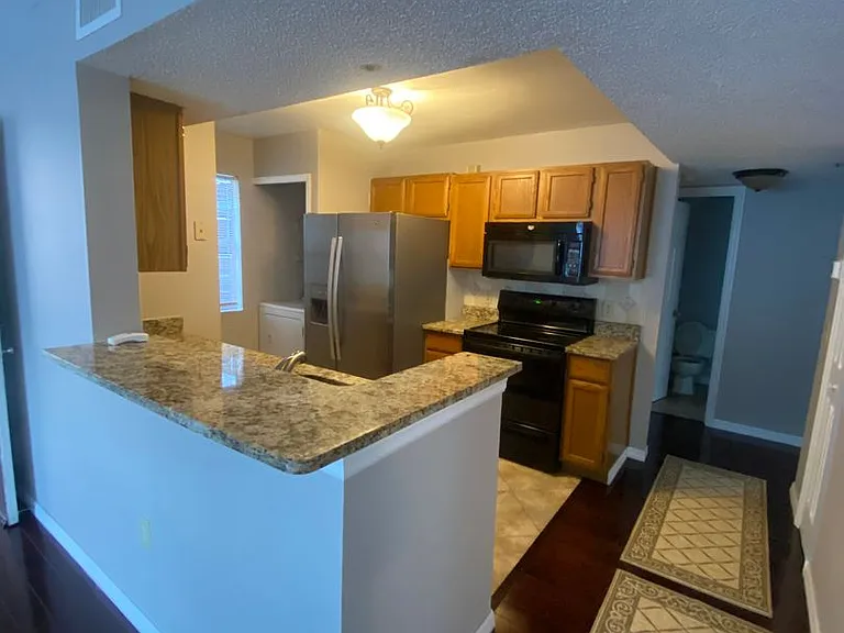 685 Youngstown Pkwy #301 — Photo 4