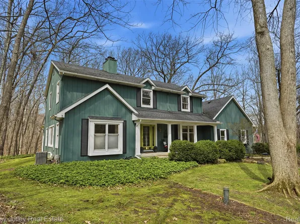 539 Bonnie Cir, Howell, MI 48843