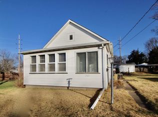1521 Market St, Pekin, IL