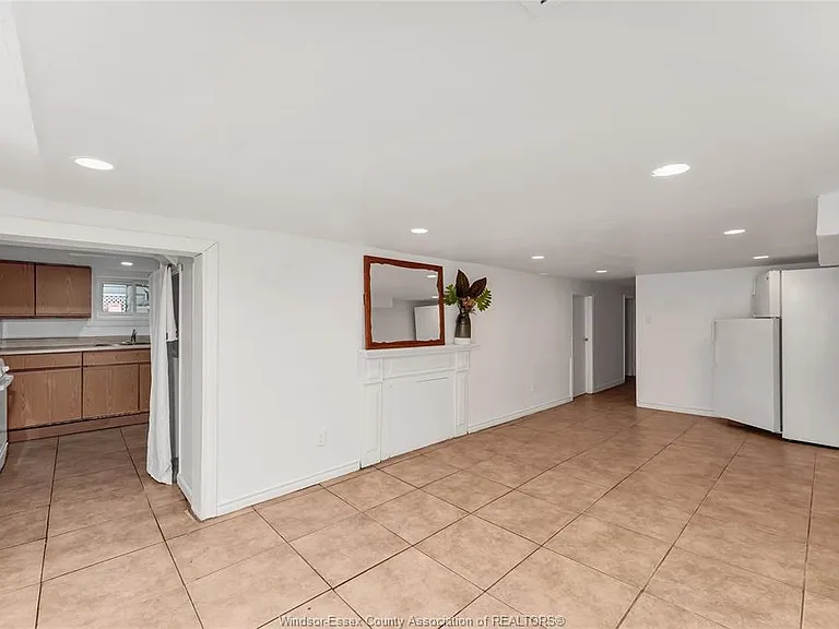 1236 Marentette Ave #LOWER — Photo 6