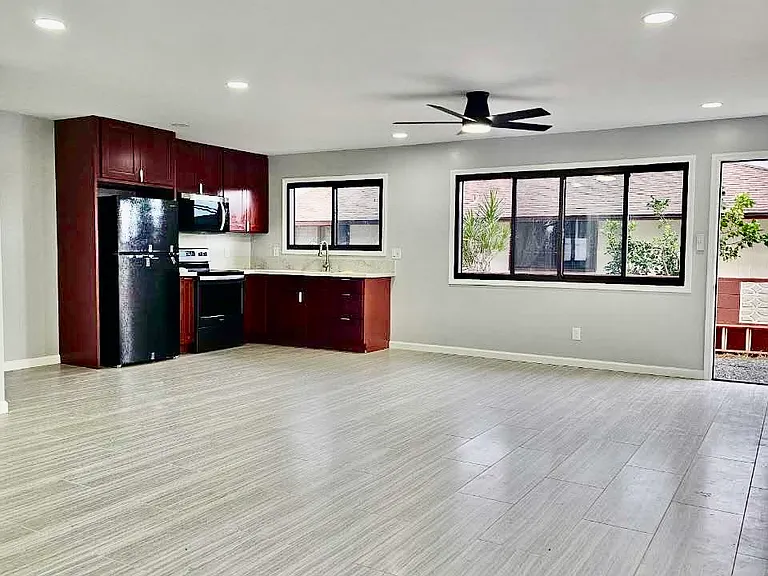 1086 Kaweloka St — Photo 1