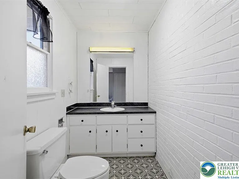 1229 Main St — Photo 15