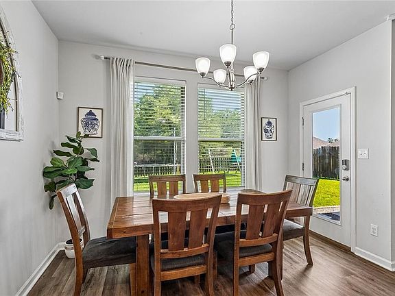 5th image of 47595 Cathy Ln