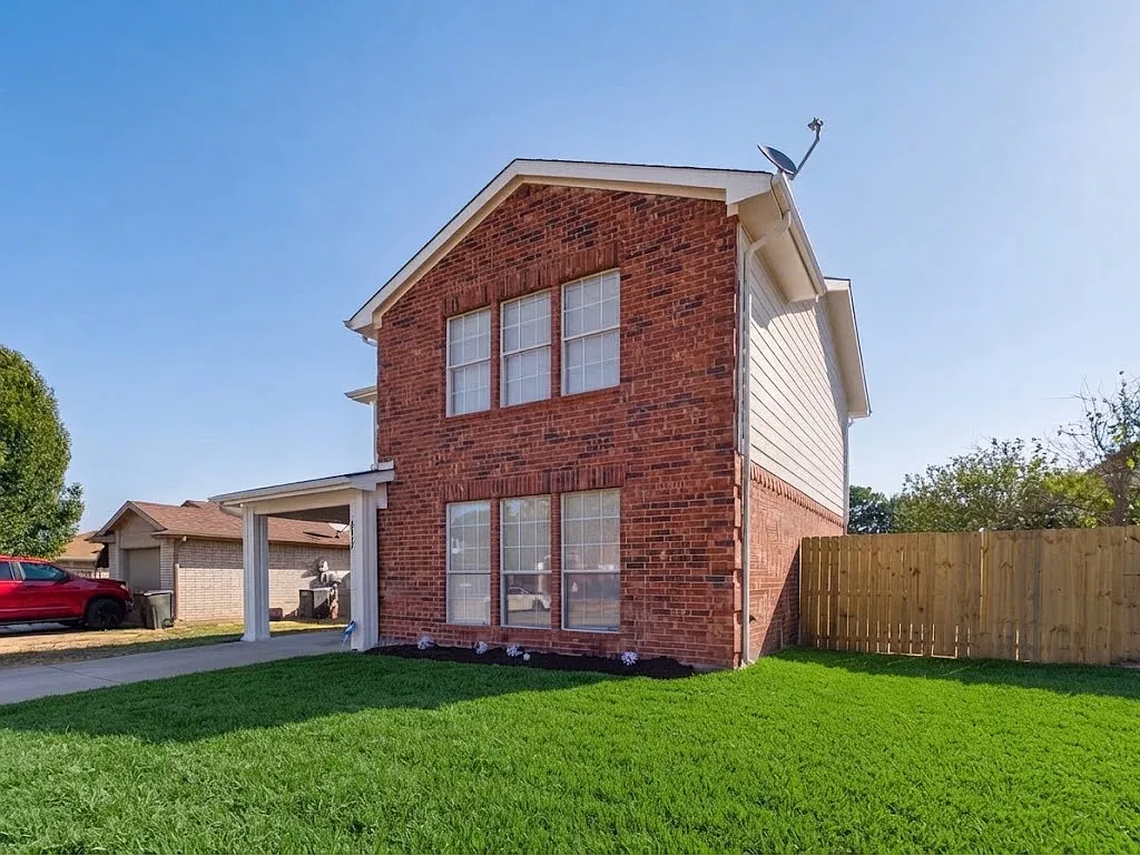3 bed, 1604 sqft, $2,295 — Photo 3