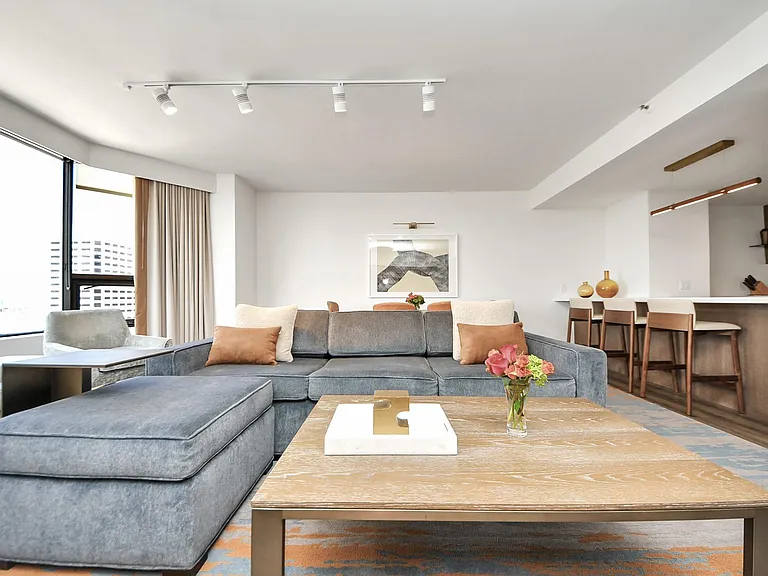1300 Lamar St #S8 — Photo 9