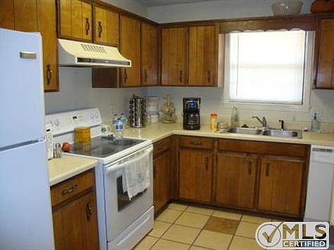 4th image of 1623 Huntington Dr