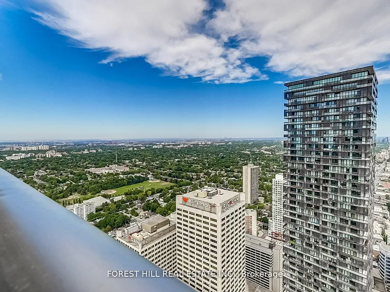 2221 Yonge St #5402 — Photo 23