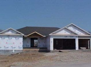 1013 Mill Valley Cir, Manhattan, KS 66503