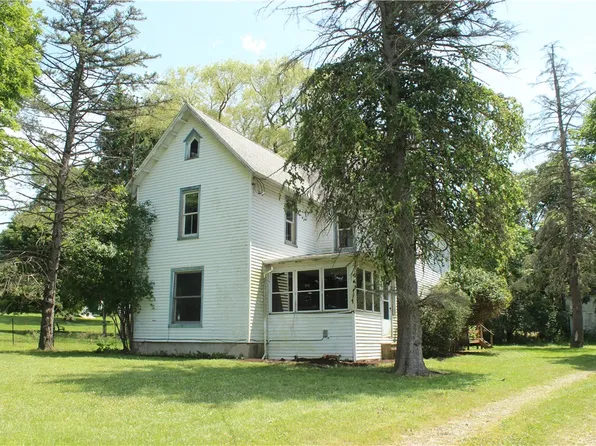 109 Seneca St, Dundee, NY 14837