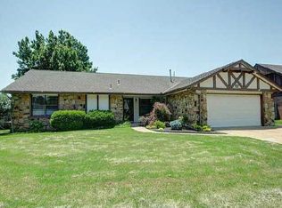 10014 E 39th Pl, Tulsa, OK 74146