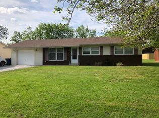 9004 N Blue Haven Dr, Troy, IL 62294