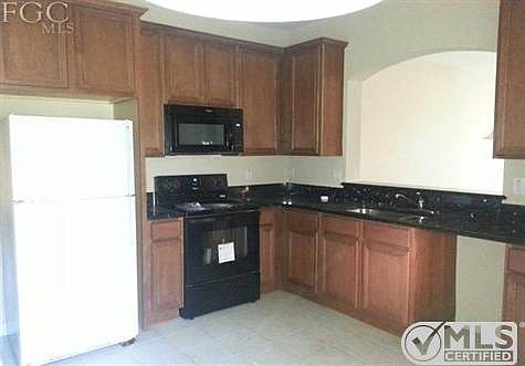 3rd image of 3147 Antica St