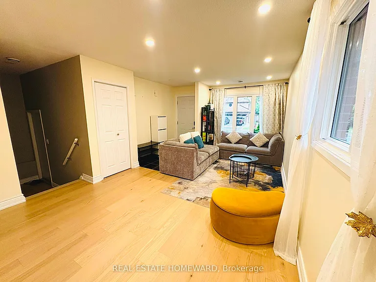 119 Ribblesdale Dr — Photo 4