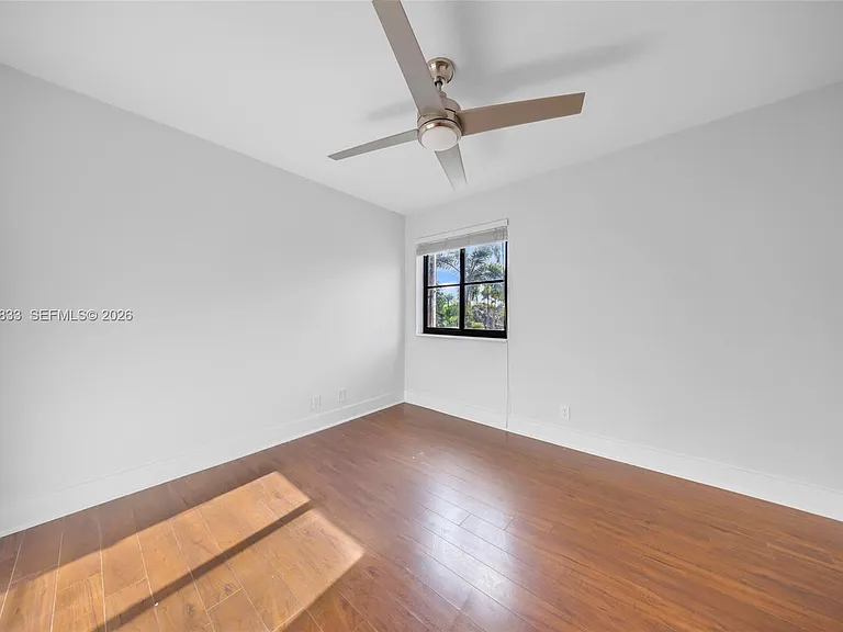 1538 Tamarind Ct — Photo 9