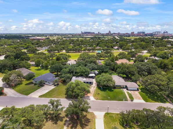 1030 Walton Dr, College Station, TX 77840
