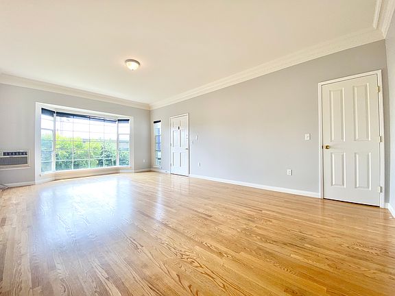 2nd image of 1445 N Hayworth Ave #1/2