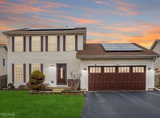 530 Maple Dr, Streamwood, IL 60107