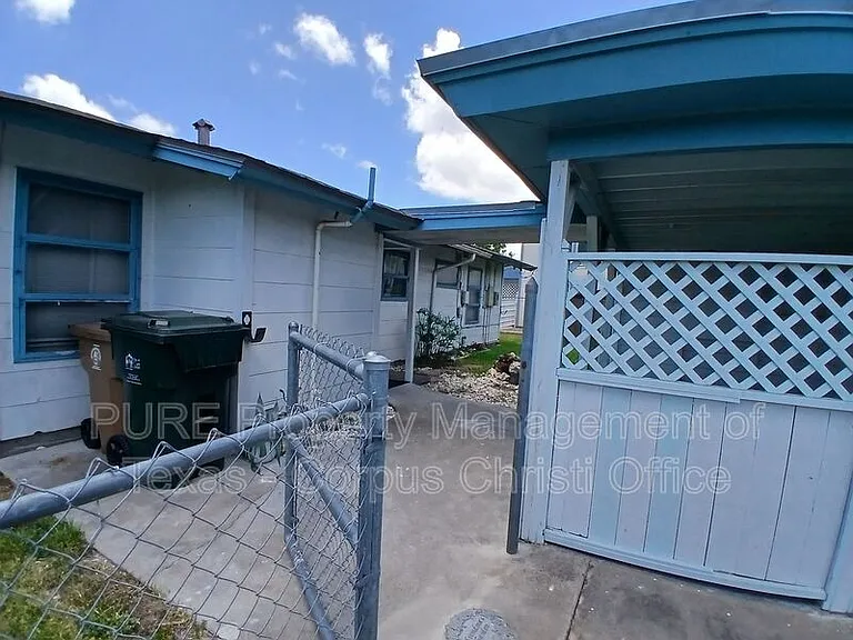 4701 Prinston Dr — Photo 20