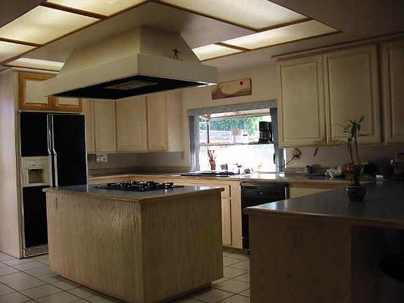 5th image of 3467 Armstrong St
