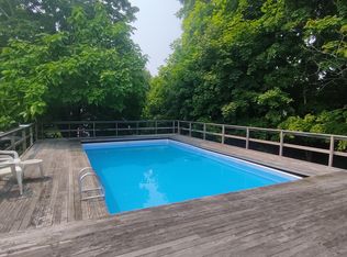 30 Vail Ave, East Quogue, NY 11942
