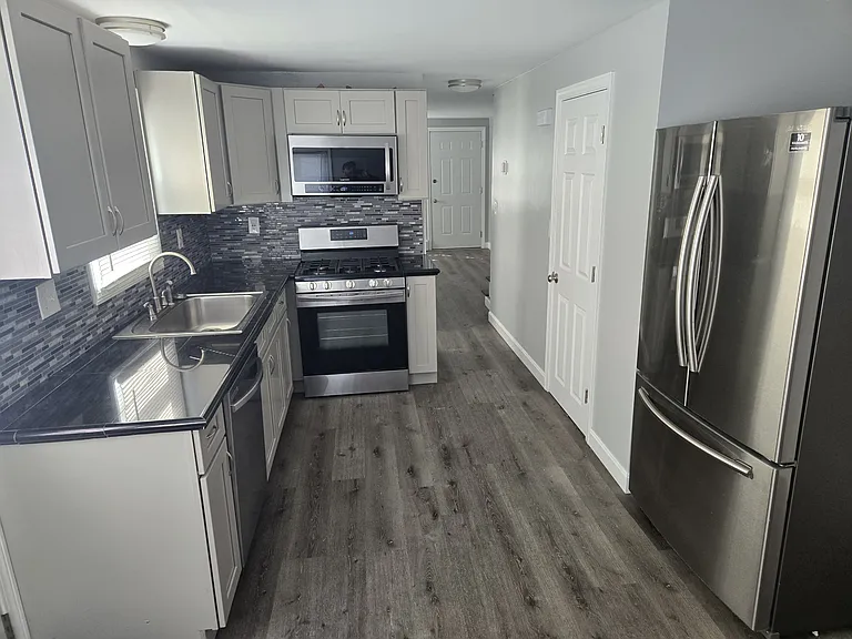 778 Plainfield St — Photo 16